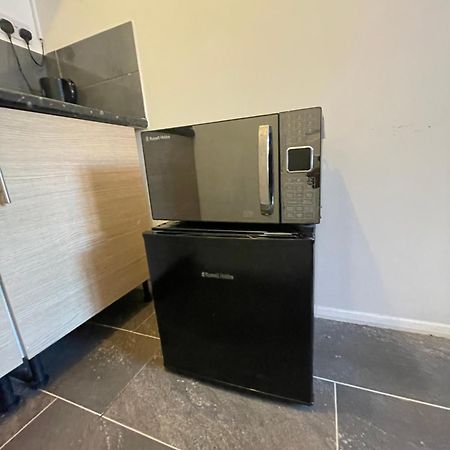 Fantastic Studio, Private Bathroom And Mini Kitchen. Thamesmead  Εξωτερικό φωτογραφία
